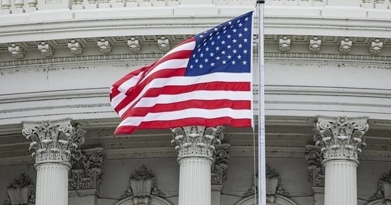 Трамп федералдық мемлекеттік қызметкерлер санын 12% ға қысқартты