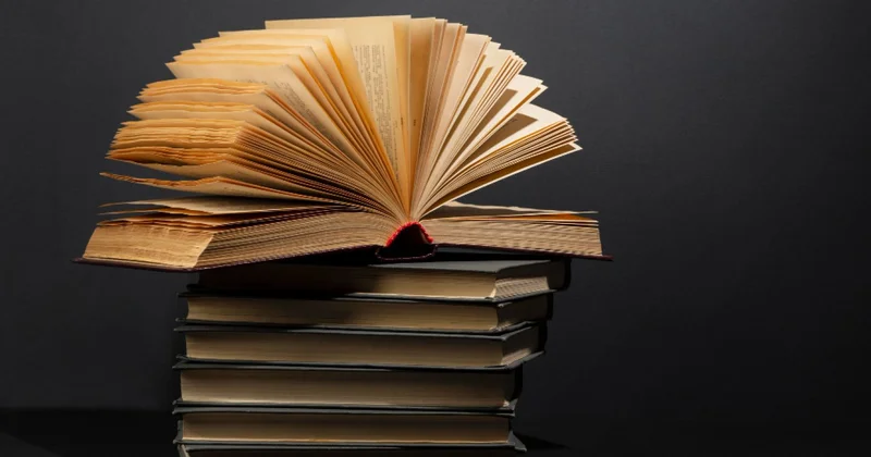 До 70 % книг религиозные : депутат в Кыргызстане заявила о контроле частных издательств