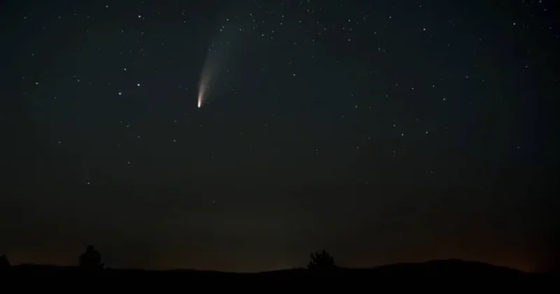 Фрагменты метеорита повредили жилые дома в Германии