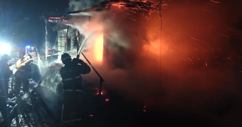 Шесть газовых баллонов вынесли из горящего дома под Кокшетау