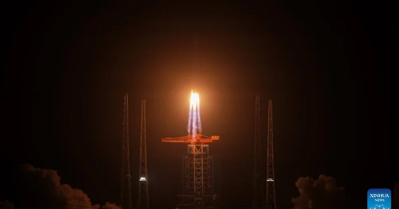 Қытайдың Чанчжэн 8 зымыран тасығышы жаңа интернет спутниктерді орбитаға шығарды