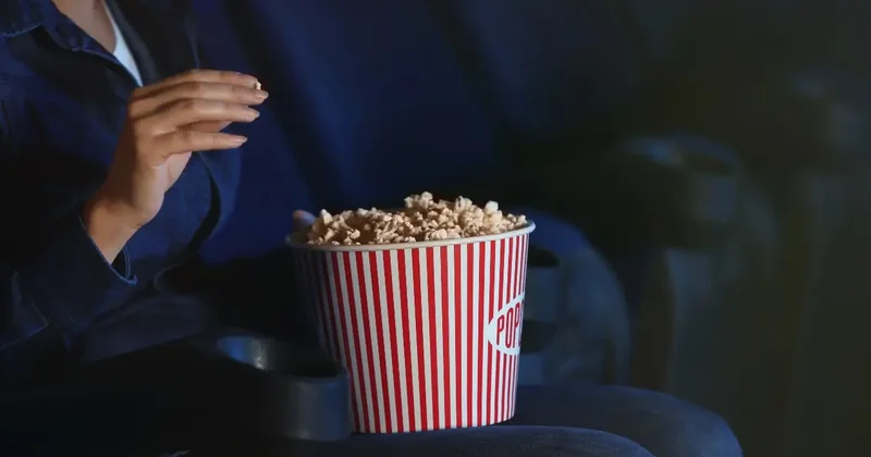 Ходят ли казахстанцы в кино на патриотические фильмы окупаемость затрат оценили в Минкультуры