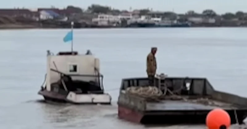 Баржадан салынған ау: Атыраудағы видео желіде талқылануда