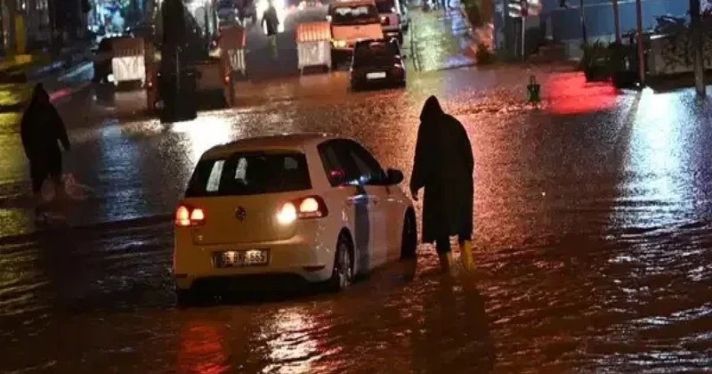 Түркияда нөсер жауыннан соң бірнеше провинцияны су басты