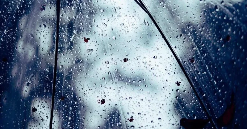 Дождь с грозой и шквалистый ветер прогнозируют в Алматы