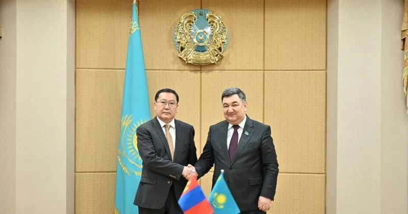 Сенатор Моңғол елшісімен кездесті