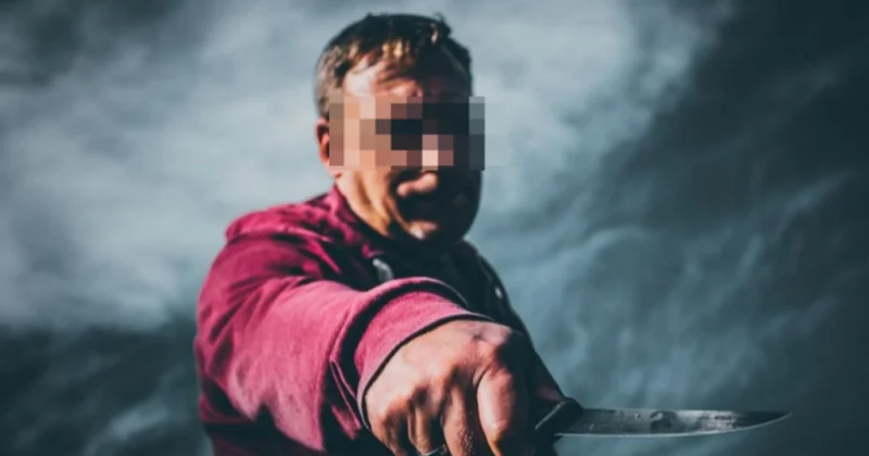 Полуголый мужчина с ножом напугал детей во дворе в Астане