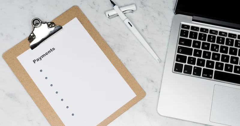 Массовые аресты счетов казахстанцев: что произошло 9 апреля