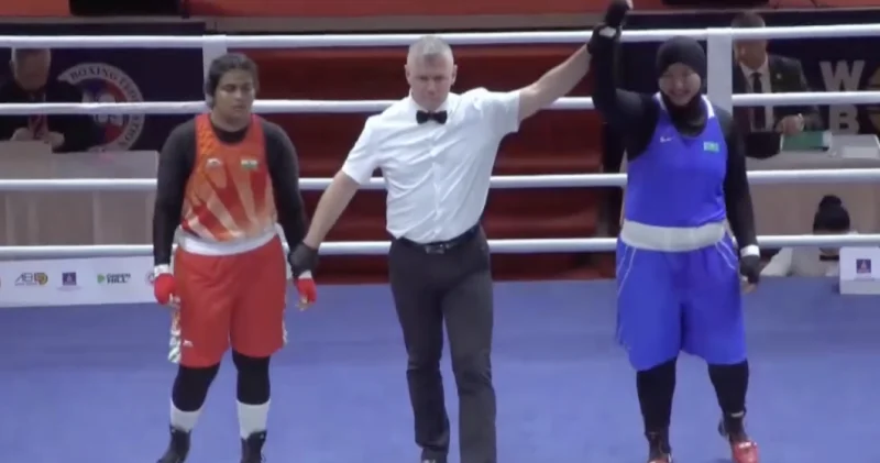 Қазақстандық боксшы Азия чемпионатының финалында әлем чемпионын нокдаунмен жеңді