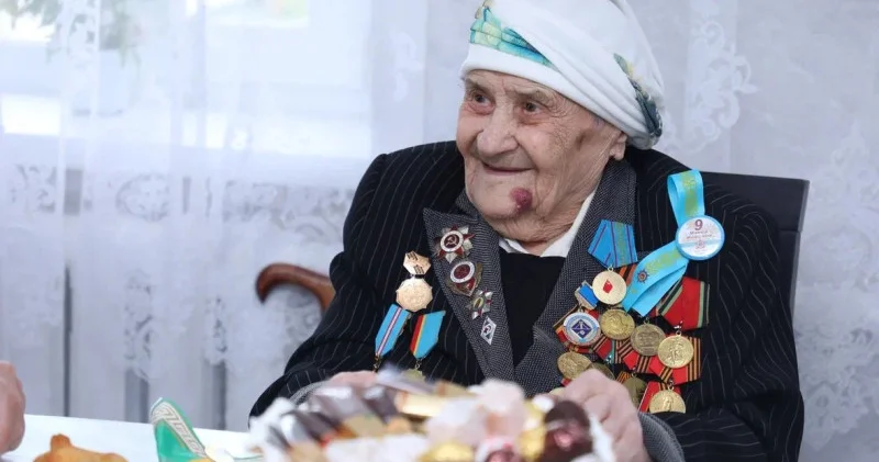 “Әрқайсы есімде“ 102 жастағы қарағандылық кейуана жаралы сарбаздар мен соғыс туралы естелігін айтты