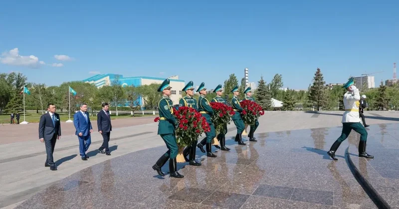 Бектенов, Әшімбаев және Қошанов соғыс жылдарында құрбан болғандарды еске алды