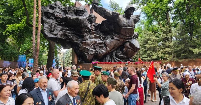 Часть горожан не увидела официальное представление на День Победы в Алматы