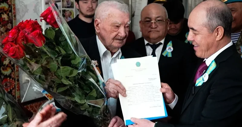 Жеңіс күні: Батыс Қазақстан облысының әкімі майдангерлерге президенттің құттықтауын жеткізді