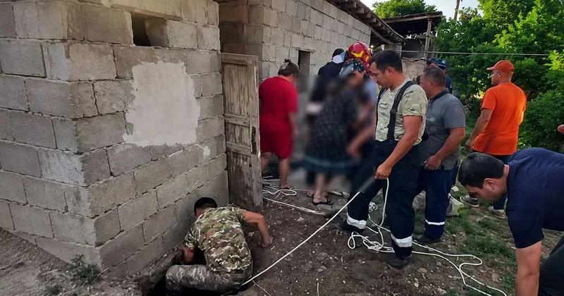 Ребенка достали со дна уличного туалета в Туркестанской области