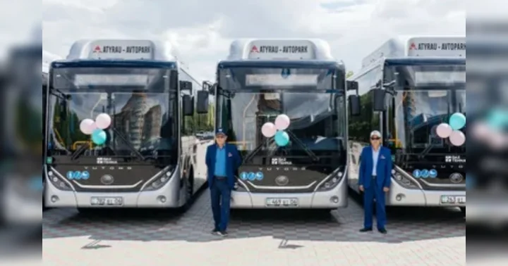 Атырауда қоғамдық көлік паркі 30 жаңа автобуспен толықты