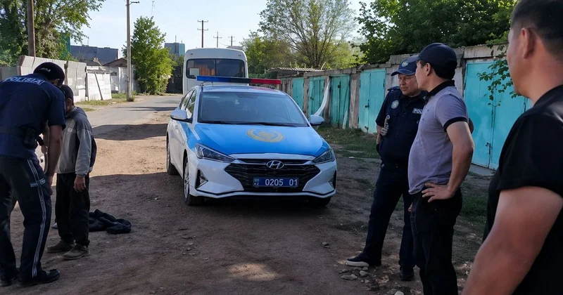 Дядя меня украл : мужчина пытался увести мальчика на глазах у прохожих в Астане