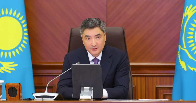 Бектенов Конституциялық соттың мәлімдемесі туралы: Бірқатар мәселелерді күн тәртібінен алып тастайды