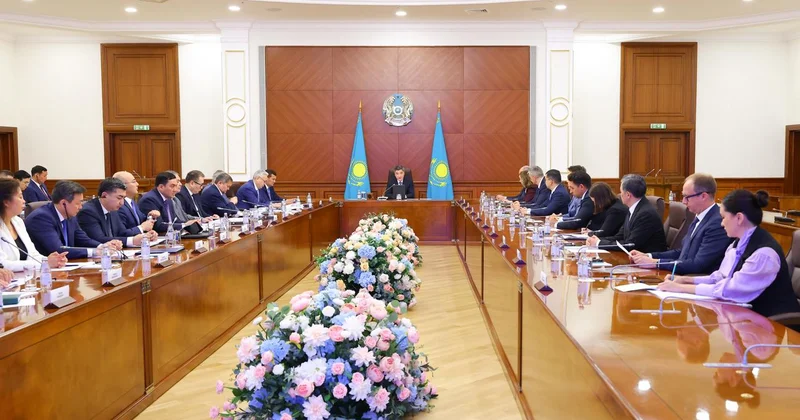 Олжас Бектенов Инвестициялық ахуалды жақсарту жөніндегі кеңестің отырысын өткізді