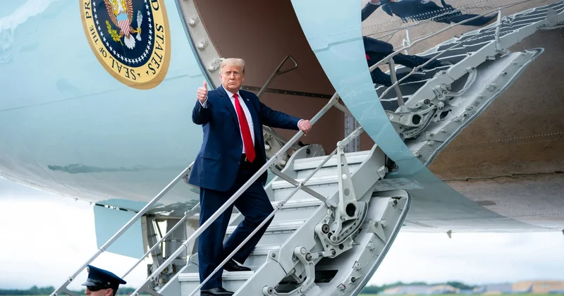 Флоридадағы әуежайдың атауы Трамптың құрметіне өзгертілді