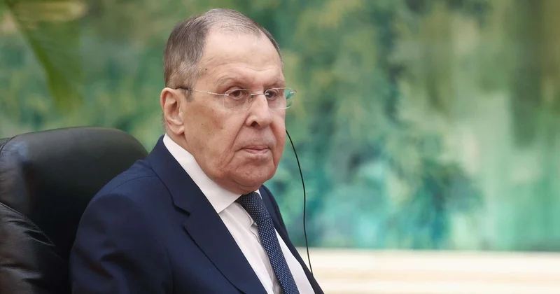 Лавров: АҚШ қа Зеленскийді келіссөзге кедергі келтірмеуге көндіру қиынға соғып жатыр