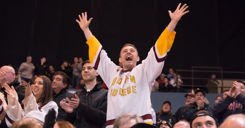 Гимн Казахстана прозвучал перед хоккейным матчем в Канаде (ВИДЕО)