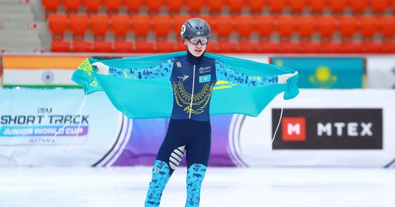 Казахстанский шорт трекист выиграл два золота на этапе юниорского Кубка мира в Астане