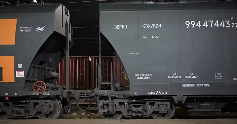 Қазақстан астығы тиелген пойыз Арменияға жетті