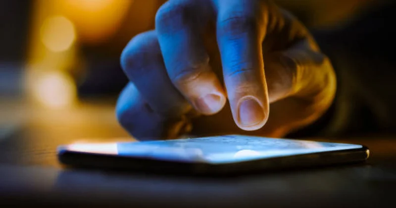 Маңғыстауда қамаудағы адамға телефон апарып берген азамат ұсталды