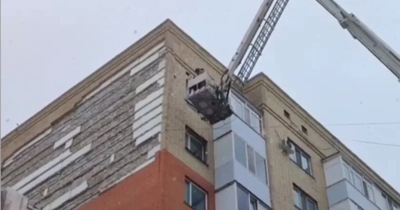 Родные фельдшера из Астаны, на которую упал кондиционер, обвинили спасателей в бездействии