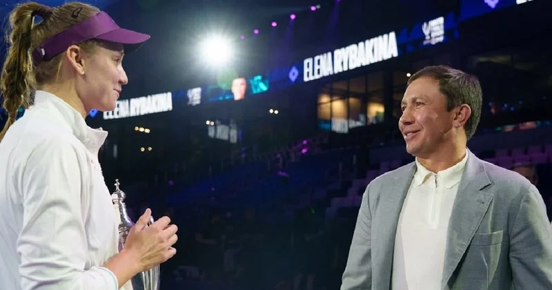 Головкин и Рыбакина обменялись добрыми словами и сделали совместные фото