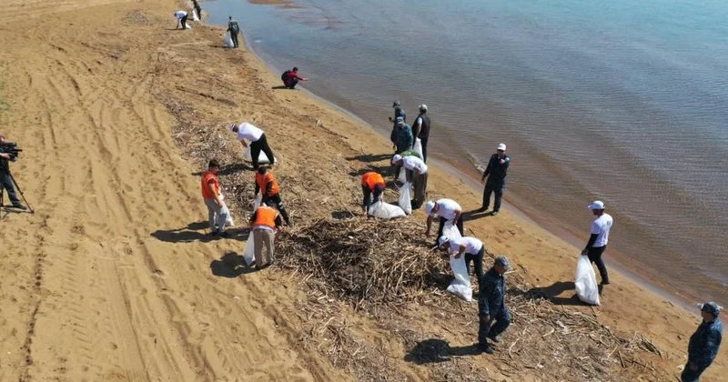 Елімізде балық шаруашылығы су айдындары 60 мың тоннаға жуық қоқыстан тазартылды