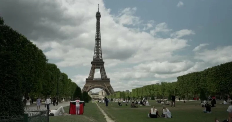 Францияда әйгілі көліктер аукционға қойылды