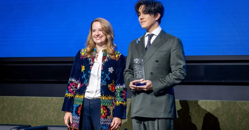 Димаш Кудайберген назначен глобальным послом доброй воли МОМ ООН