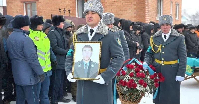 Погиб при исполнении: в Акмолинской области простились с полицейским, которого сбили на трассе