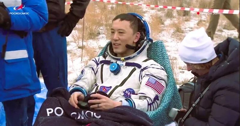 8 ай бұрын космосқа ұшқан 3 ғарышкер бүгін Жезқазған маңына қонды (ФОТО)