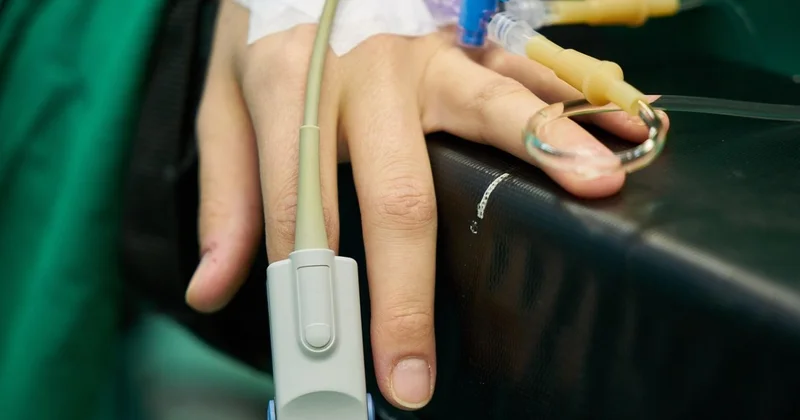 Хирург назвала самую популярную пластическую операцию среди мужчин