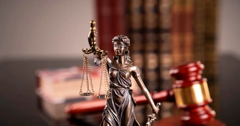 "Я пыталась удержать руль". Жена водителя, сбившего детей в Абайской области, выступила в суде