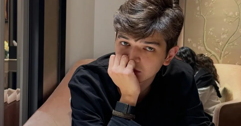 Власти Казахстана требуют от российского певца Акмаля вернуть зрителям более шести миллионов тенге