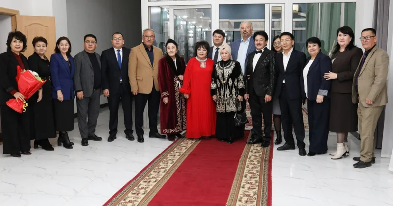 Өнер биігіндегі өмір