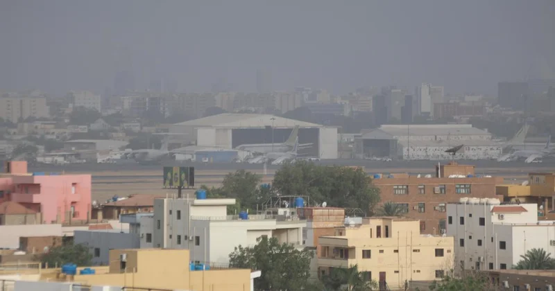 От ударов суданских ВВС по гражданским объектам погибли тысячи людей, утверждают исследователи конфликта