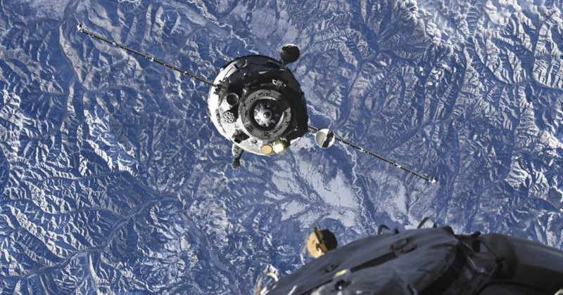 Союз МС 27 приземлился в степях Казахстана кадры эвакуации экипажа