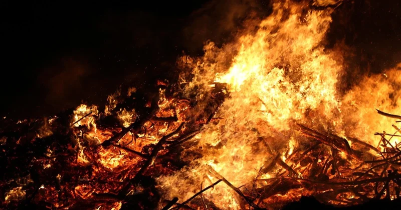 Протестующие заживо сожгли прокурора провинции Северный Хорасан в Иране