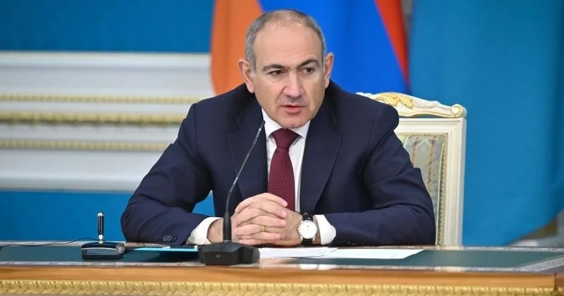 Армения премьерінің Instagram жүргізу мәнері көпшілікті қызықтырады