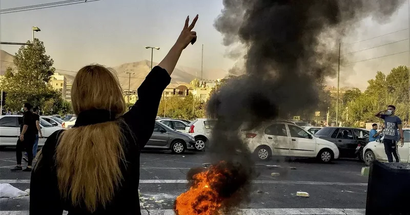 Тень Трампа и гнев Хаменеи: протесты в Иране не утихают