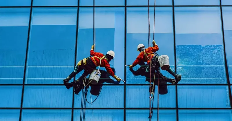 Астанада альпинист тоғызыншы қабаттан құлап кетті