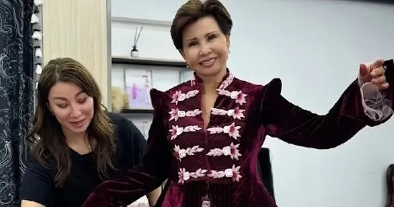 Аида Кауменова Роза Рымбаеваның концерттік көйлегіне қатысты құпиямен бөлісті