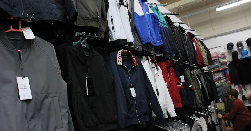 В ЕС запретят компаниям уничтожать непроданную одежду