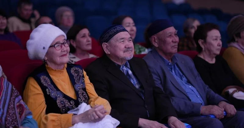 Күміс университет : Ақтөбеде 50 жастан асқан азаматтарға арналған оқу маусымы басталды