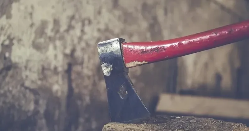 Атырауда мектепте балтамен ойран салған бала сабағына оралды