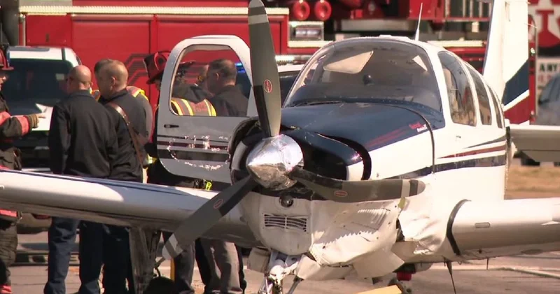 Самолет столкнулся с машинами на дороге в США (Видео)